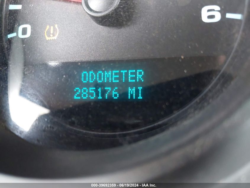 2008 GMC Sierra 1500 C1500 VIN: 1GTEC14C88Z215933 Lot: 39692359