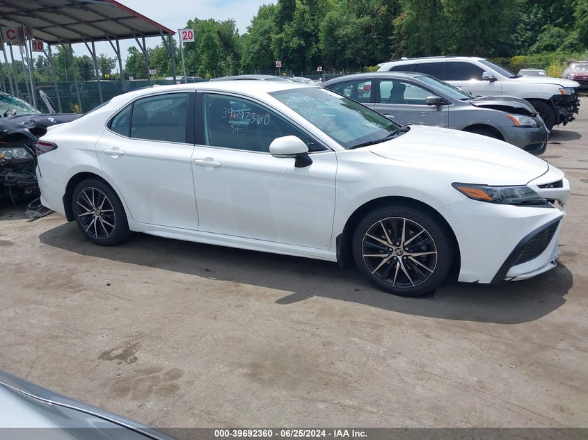 2022 TOYOTA CAMRY SE - 4T1G11AK0NU069185