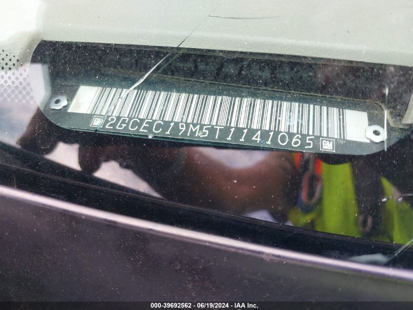 1996 Chevrolet Gmt-400 C1500 VIN: 2GCEC19M5T1141065 Lot: 39692562