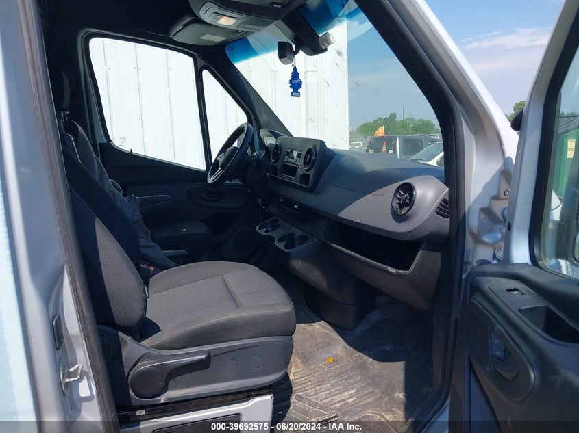 2021 Mercedes-Benz Sprinter 2500 Standard Roof I4 Diesel VIN: W1Y4DBHY9MT054943 Lot: 39692575