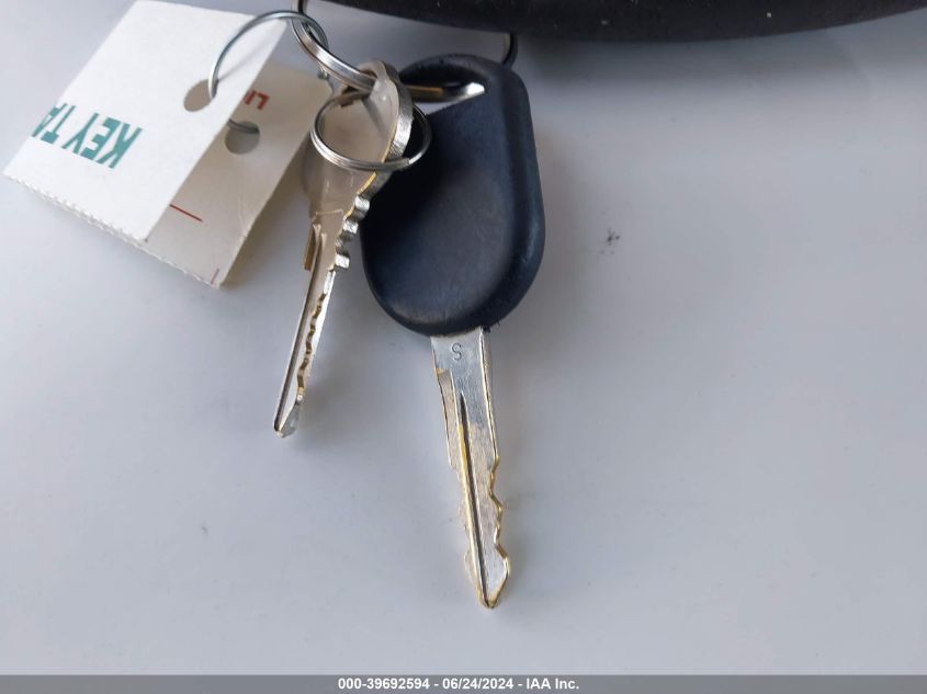 2002 Ford Explorer Xls VIN: 1FMZU62K22ZD02106 Lot: 39692594