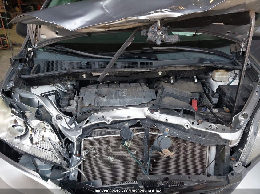 2011 Toyota Sienna VIN: 5TDKA3DC6BS002461 Lot: 39692612
