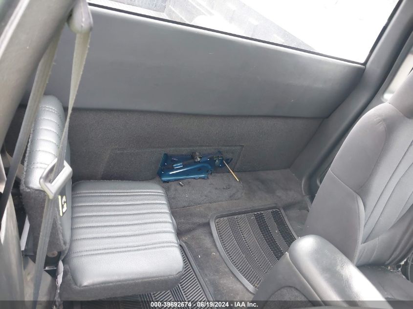 2003 GMC Sonoma Sls VIN: 1GTDT19X038253601 Lot: 39692674