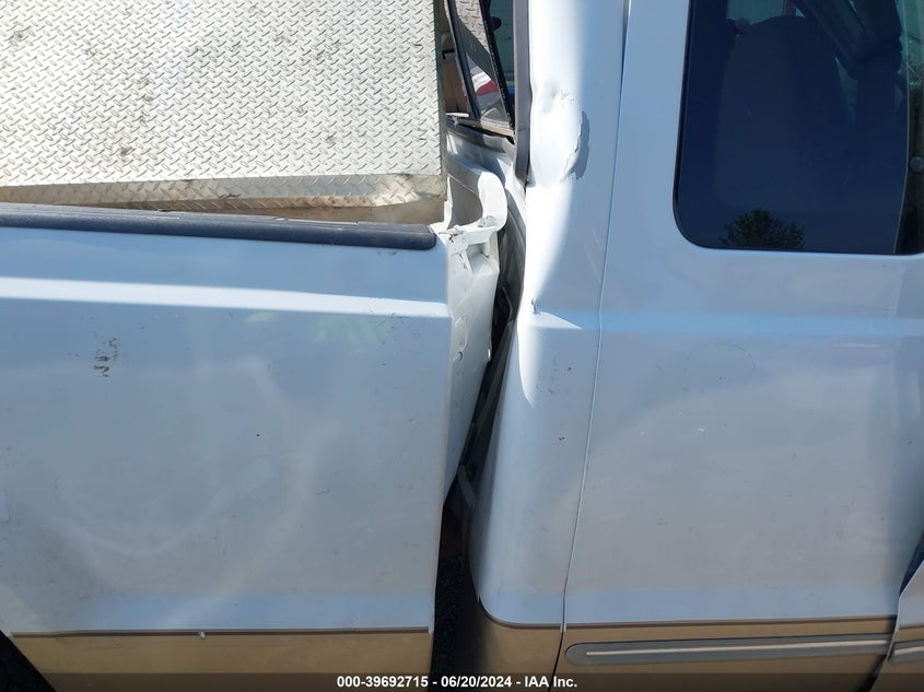 2000 Ford F-250 Lariat/Xl/Xlt VIN: 1FTNX20S5YEB54569 Lot: 39692715