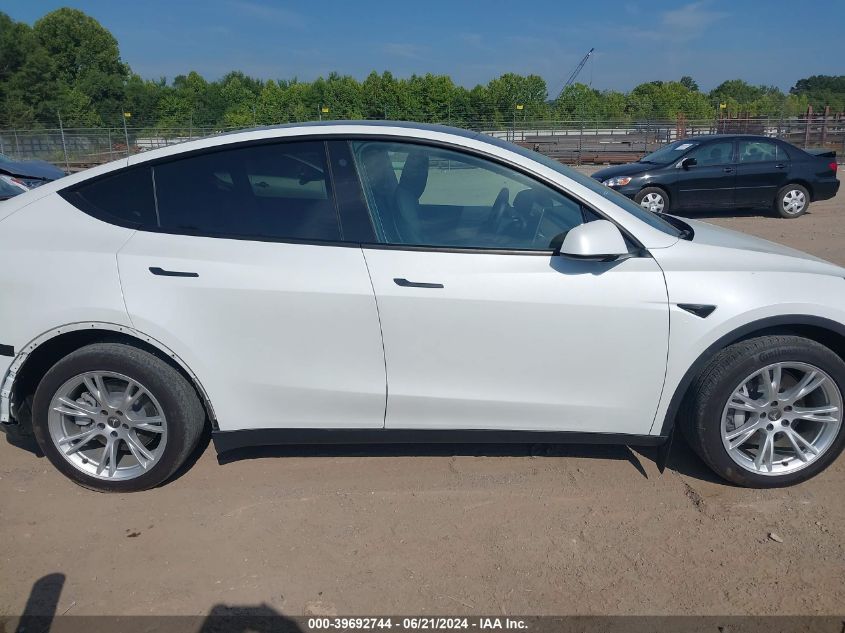 2021 Tesla Model Y Long Range Dual Motor All-Wheel Drive VIN: 5YJYGDEE7MF262714 Lot: 39692744