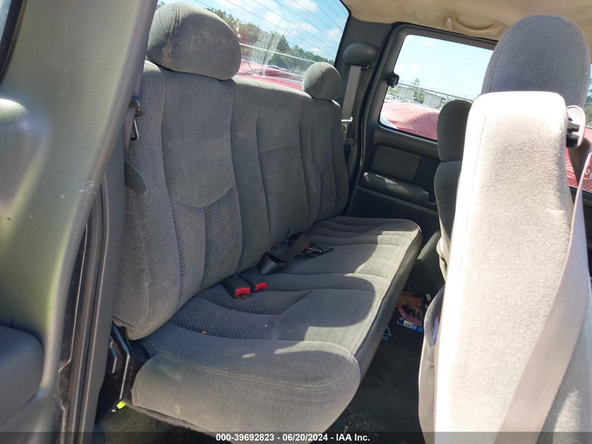 2003 Chevrolet Silverado C2500 Heavy Duty VIN: 1GCHC29163E259424 Lot: 39692823