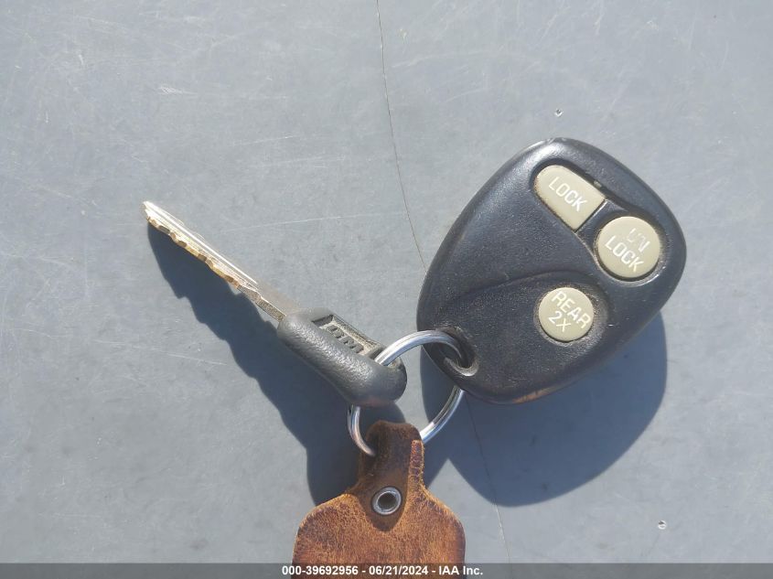 1998 Chevrolet Tahoe K1500 VIN: 3GNEK18R8WG137966 Lot: 39692956