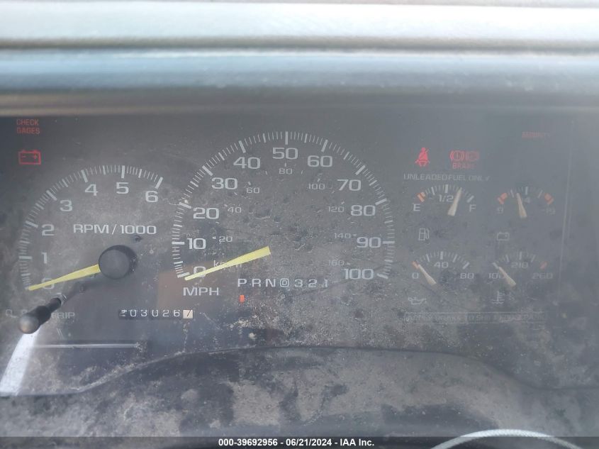 1998 Chevrolet Tahoe K1500 VIN: 3GNEK18R8WG137966 Lot: 39692956