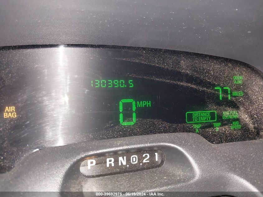 2000 Ford Crown Victoria Lx VIN: 2FAFP74W4YX176856 Lot: 39692975