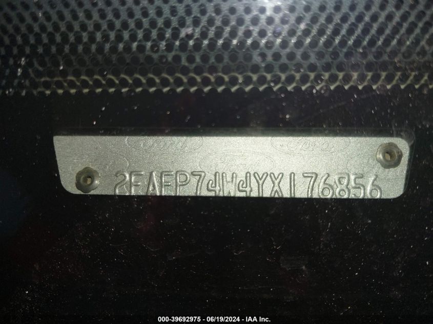 2000 Ford Crown Victoria Lx VIN: 2FAFP74W4YX176856 Lot: 39692975