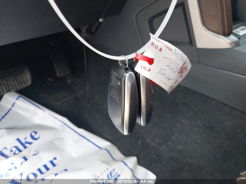 2018 Subaru Forester 2.5I Touring VIN: JF2SJAWC7JH498201 Lot: 39693080