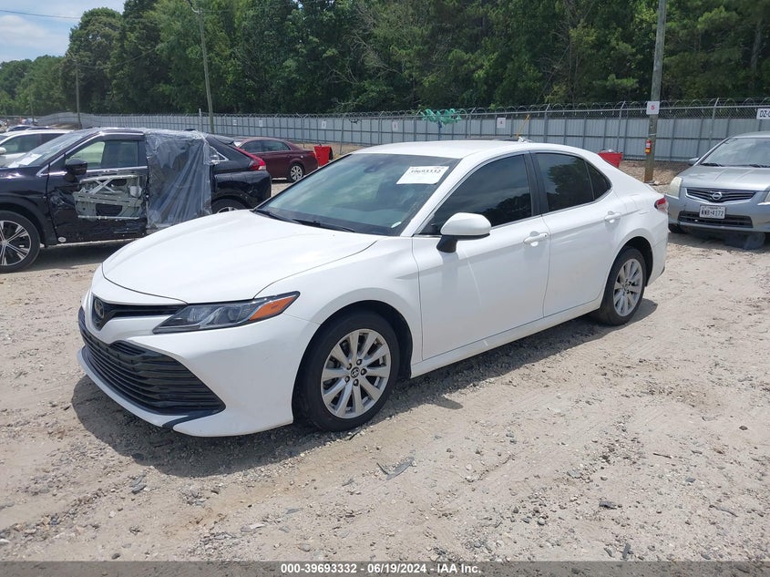 2018 TOYOTA CAMRY LE - 4T1B11HK2JU591956