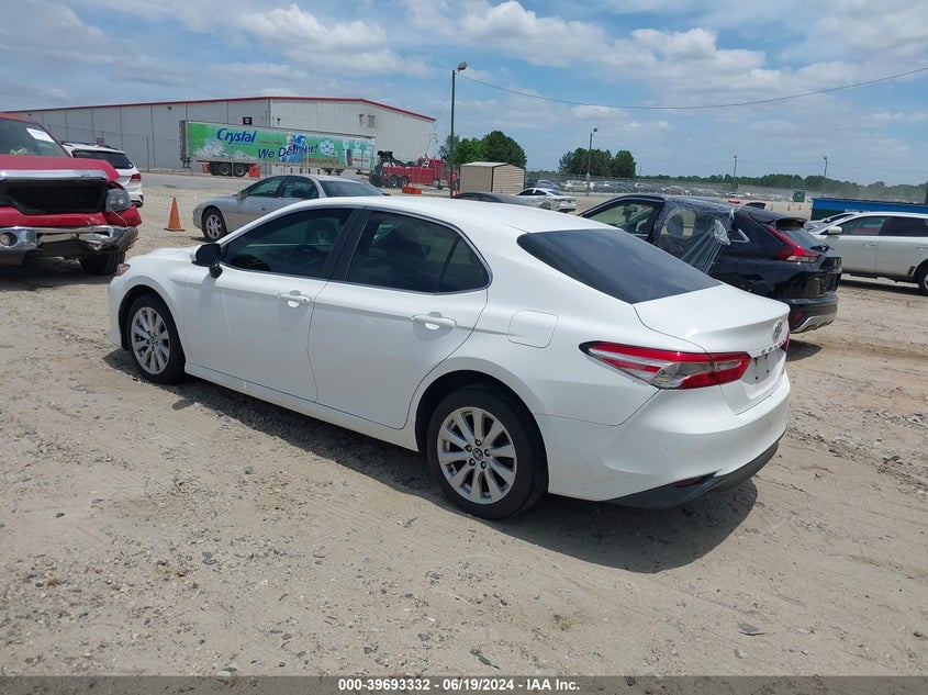 2018 TOYOTA CAMRY LE - 4T1B11HK2JU591956