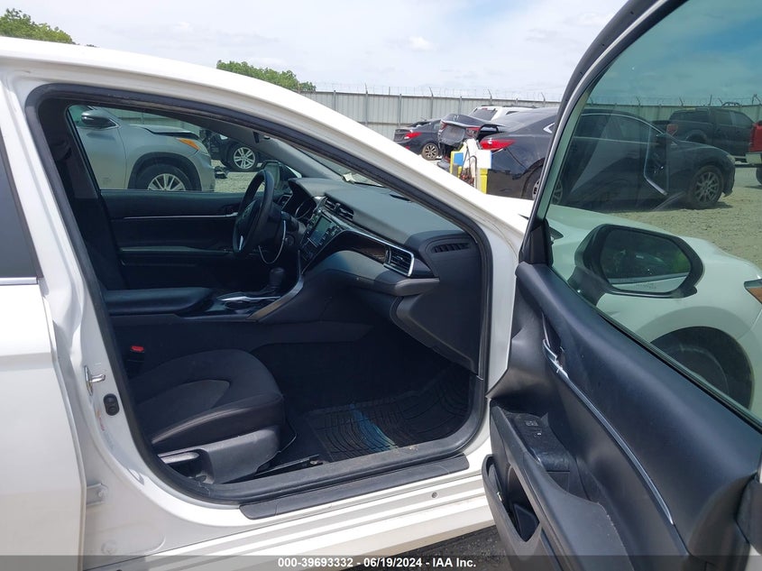 2018 TOYOTA CAMRY LE - 4T1B11HK2JU591956