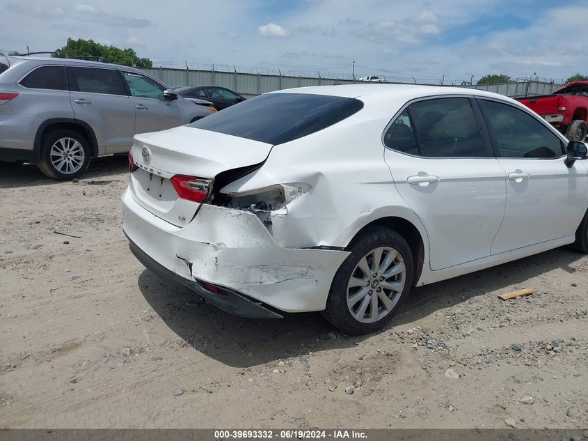 2018 TOYOTA CAMRY LE - 4T1B11HK2JU591956
