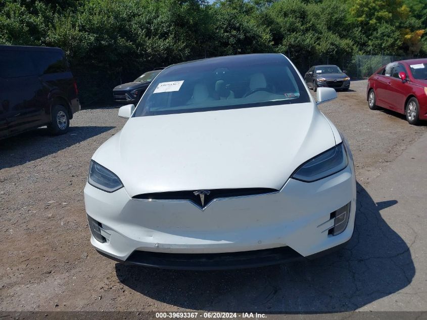 2018 Tesla Model X 100D/75D/P100D VIN: 5YJXCBE40JF117139 Lot: 39693367