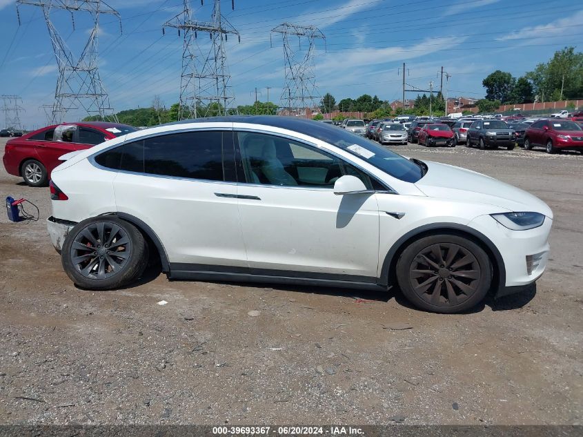 2018 Tesla Model X 100D/75D/P100D VIN: 5YJXCBE40JF117139 Lot: 39693367