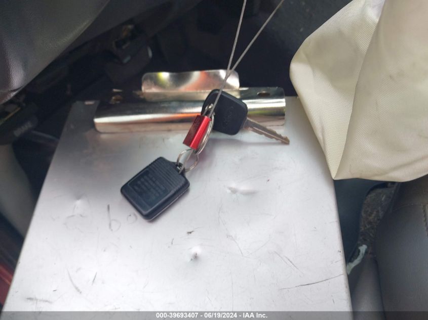 2002 Ford F150 Supercrew VIN: 1FTRW08L12KC95864 Lot: 39693407