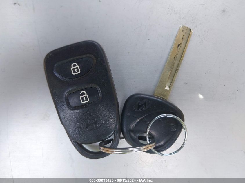 2013 Hyundai Accent Gls VIN: KMHCU4AE9DU479399 Lot: 39693425