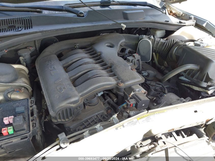 2010 Chrysler 300 Touring VIN: 2C3CK5CV0AH217934 Lot: 39693477