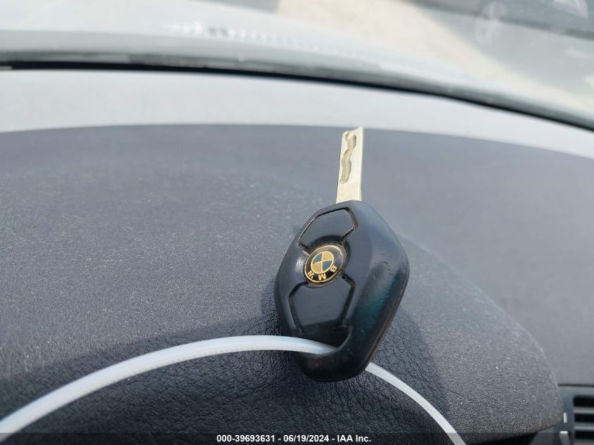 2001 BMW 330 I VIN: WBAAV534X1FT00125 Lot: 39693631