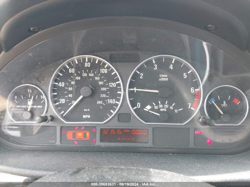 2001 BMW 330 I VIN: WBAAV534X1FT00125 Lot: 39693631