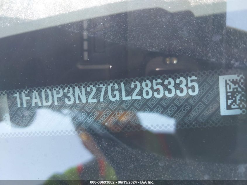 2016 Ford Focus Titanium VIN: 1FADP3N27GL285335 Lot: 39693882