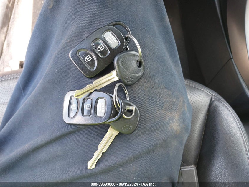 2012 Hyundai Elantra Limited VIN: 5NPDH4AE5CH082388 Lot: 39693888