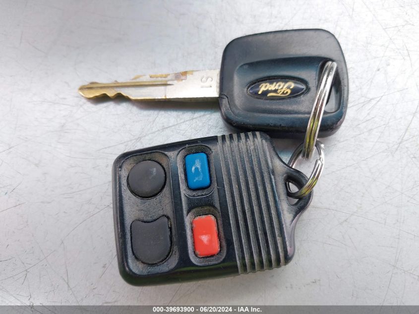 2002 Ford Thunderbird VIN: 1FAHP60A62Y116940 Lot: 39693900