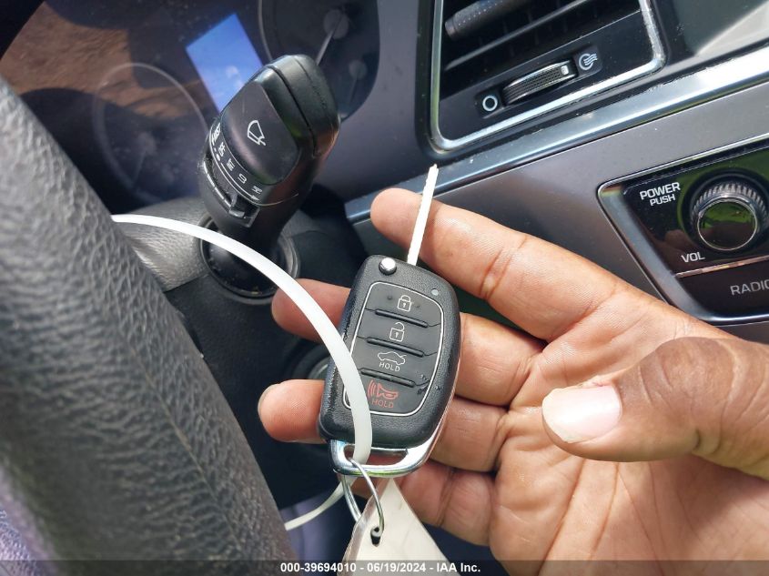 2016 Hyundai Sonata Se VIN: 5NPE24AF2GH371135 Lot: 39694010