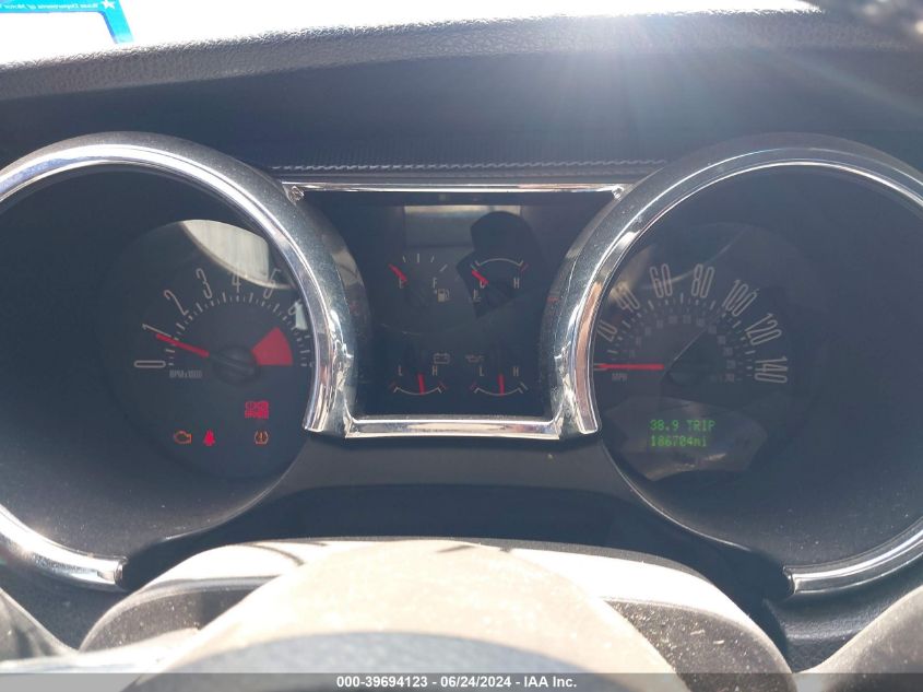 2008 Ford Mustang Gt Deluxe/Gt Premium VIN: 1ZVHT82H985189786 Lot: 39694123