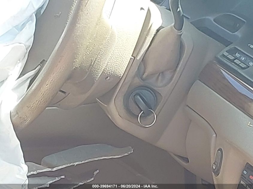 2005 Ford Crown Victoria Lx VIN: 2FAHP74W75X122052 Lot: 39694171