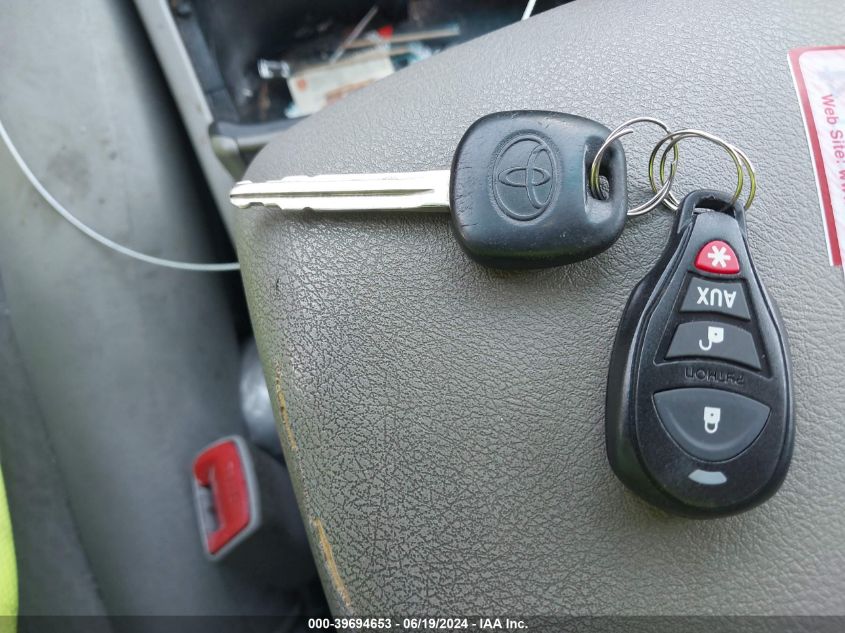 2010 Toyota Highlander Base V6 VIN: 5TDBK3EHXAS005093 Lot: 39694653