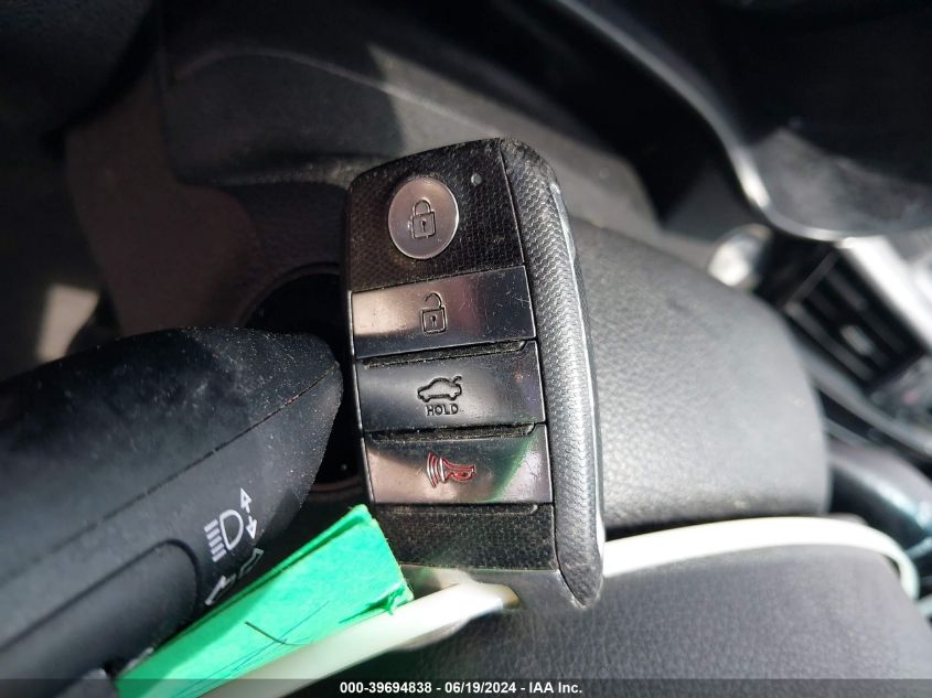 2019 Kia Optima S VIN: 5XXGT4L33KG289282 Lot: 39694838