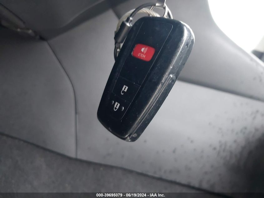 2022 TOYOTA RAV4 XLE - 2T3W1RFV2NW208902