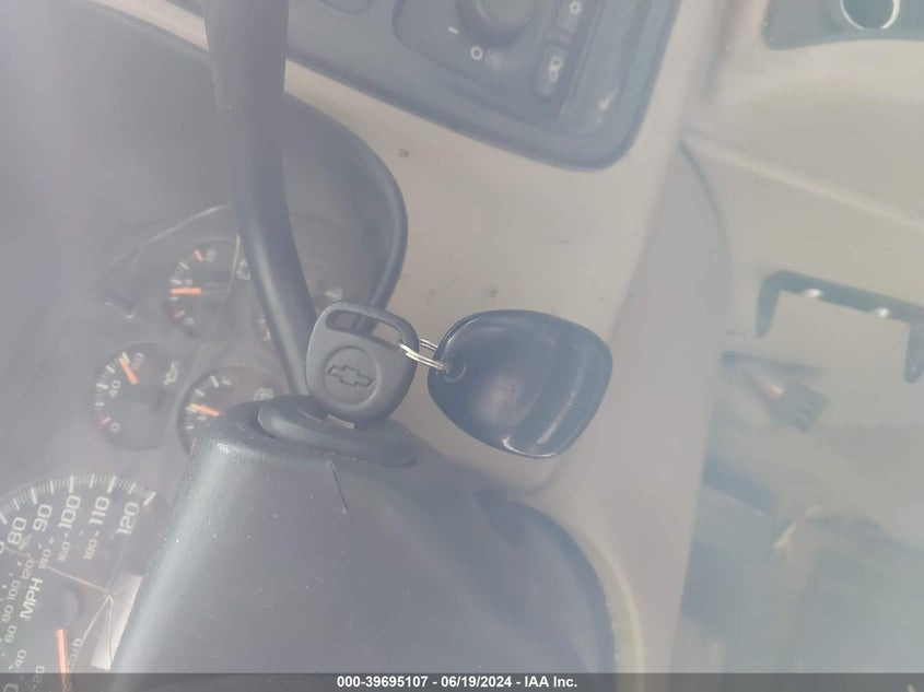 2005 Chevrolet Silverado C1500 VIN: 2GCEC13T651322422 Lot: 39695107