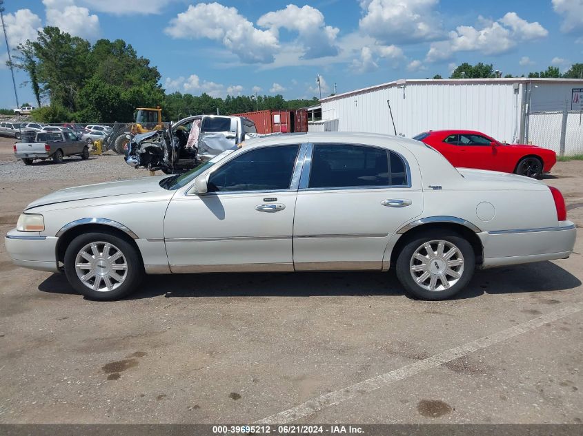 2007 Lincoln Town Car Signature Limited VIN: 1LNHM82V27Y615655 Lot: 39695212