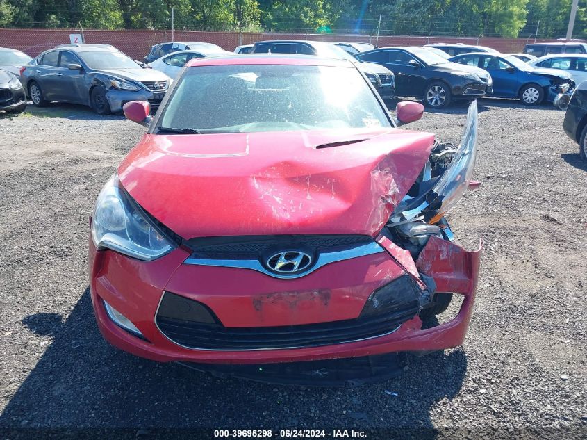 2014 Hyundai Veloster Base W/Red VIN: KMHTC6AD1EU184420 Lot: 39695298