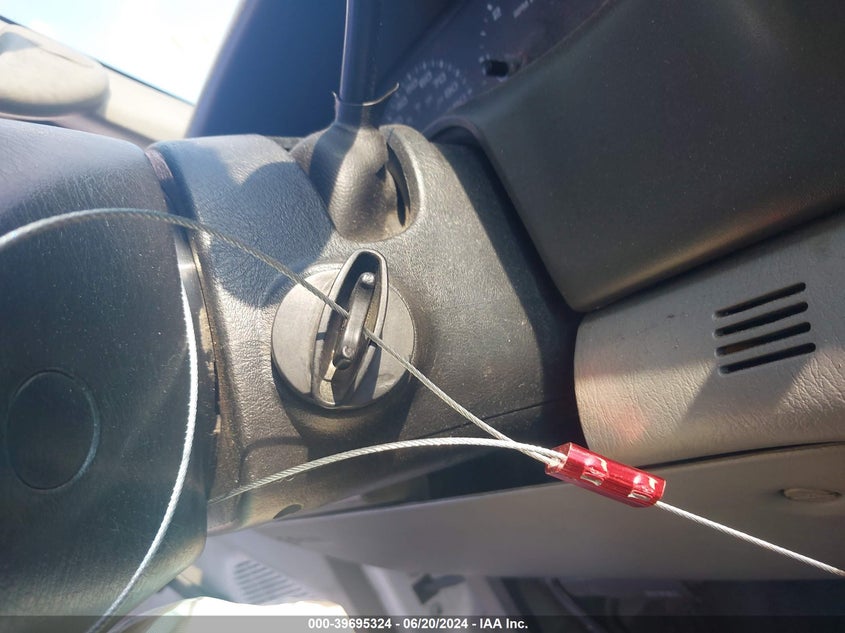 2003 Ford Super Duty F-250 Super Duty VIN: 1FTNF20L23EC61924 Lot: 39695324