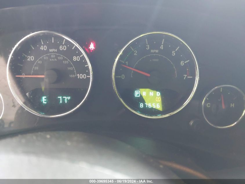 2013 Jeep Wrangler Unlimited Sahara VIN: 1C4BJWEG6DL570216 Lot: 39695345