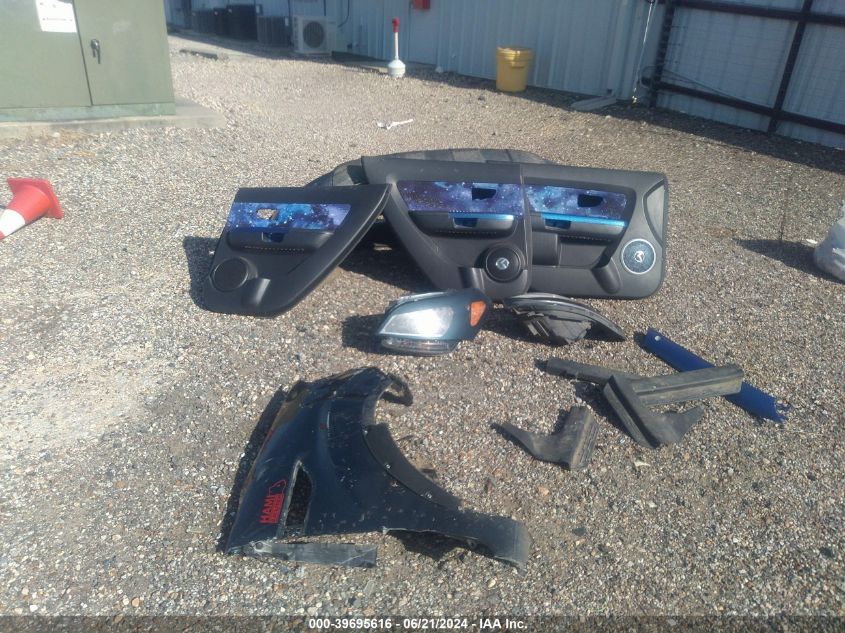 2011 Kia Soul + VIN: KNDJT2A25B7256443 Lot: 39695616