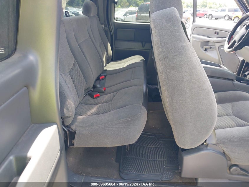 2005 Chevrolet Silverado 1500 Ls VIN: 2GCEC19T051344004 Lot: 39695664