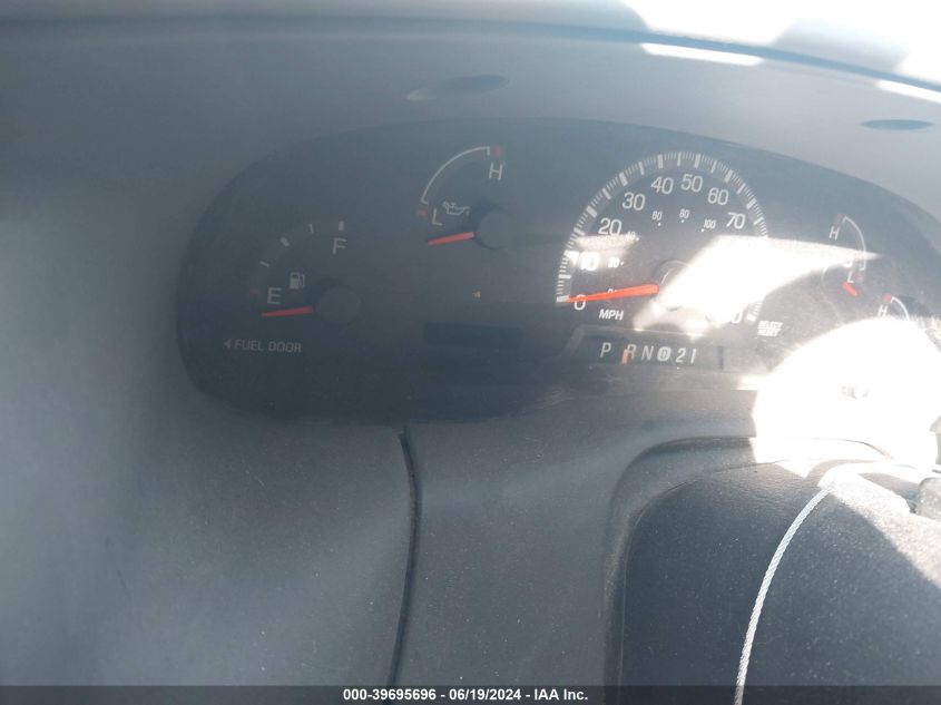 2000 Ford F-150 Work Series/Xl/Xlt VIN: 1FTRF18L3YKA15845 Lot: 39695696