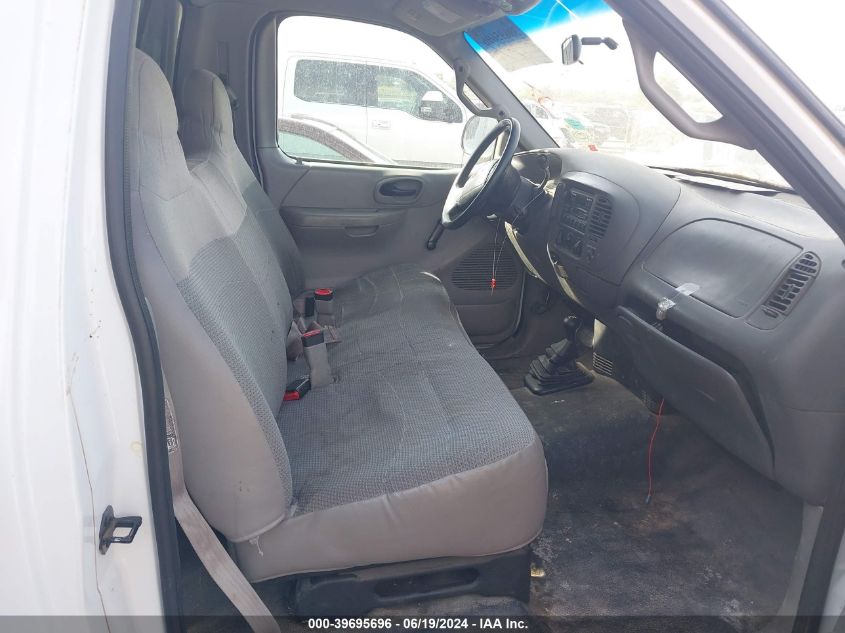 2000 Ford F-150 Work Series/Xl/Xlt VIN: 1FTRF18L3YKA15845 Lot: 39695696