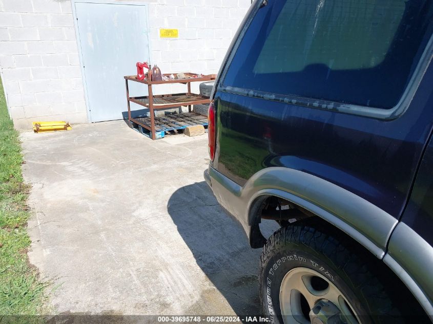 2000 Ford Explorer Xlt VIN: 1FMDU73E3YZB85363 Lot: 39695748