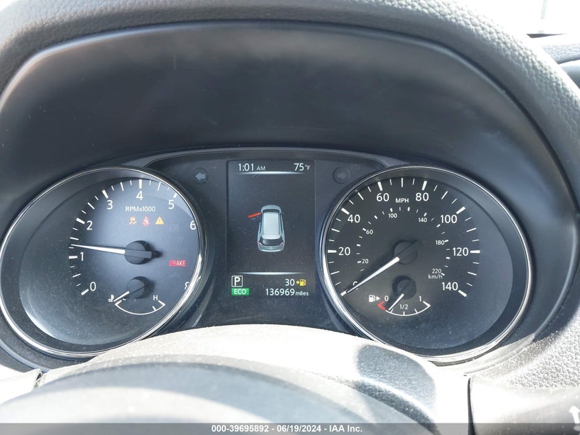 2017 Nissan Rogue S VIN: JN8AT2MT2HW387059 Lot: 39695892