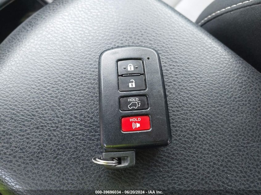 2017 Toyota Rav4 Xle VIN: JTMRFREV0HJ164983 Lot: 39696034