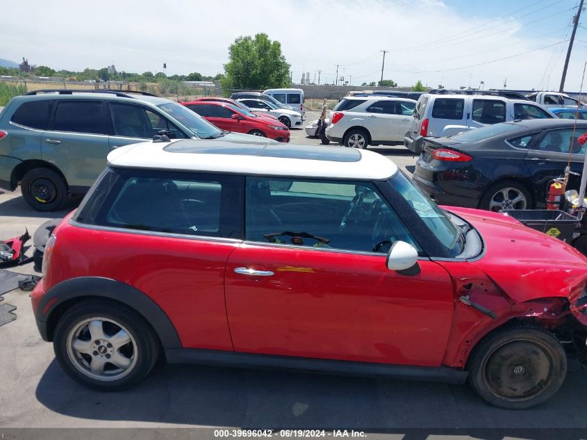 2008 Mini Cooper VIN: WMWMF33558TT62048 Lot: 39696042