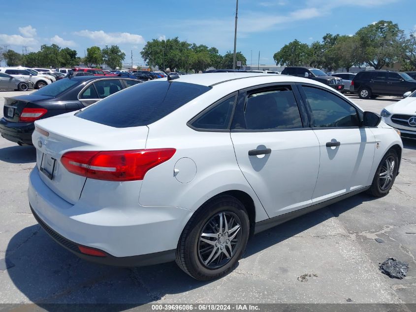 2018 Ford Focus S VIN: 1FADP3E2XJL284848 Lot: 39696086