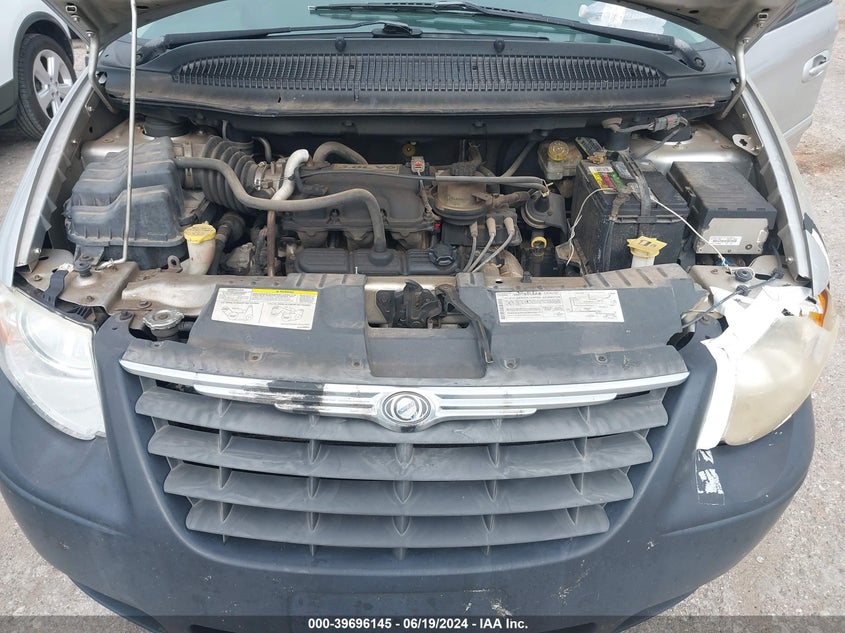 2007 Chrysler Town & Country Touring VIN: 2A4GP54LX7R272545 Lot: 39696145